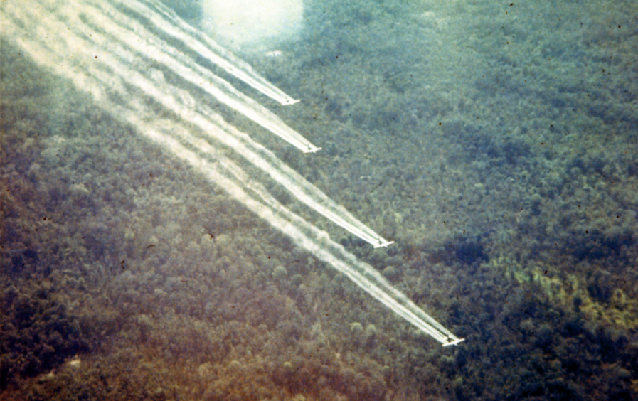 Image: U.S. finally admits Agent Orange residue poisoned its own soldiers (Audio)