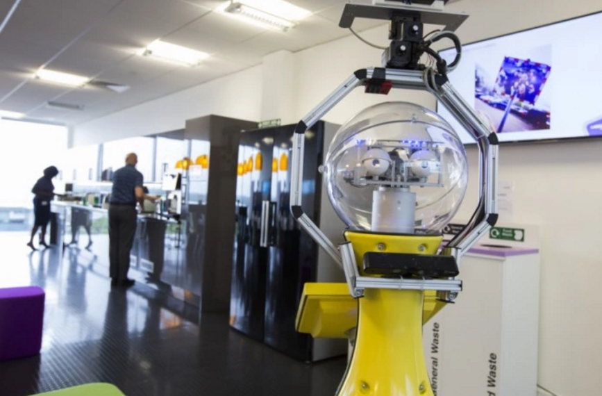 Image: White collar robots are coming for your office jobs (Video)