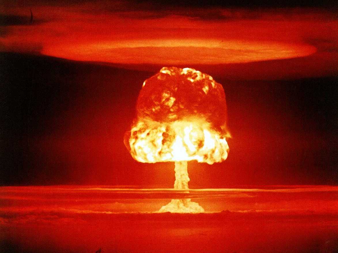 Image: How Hillary Could Start a Nuclear War (Video)