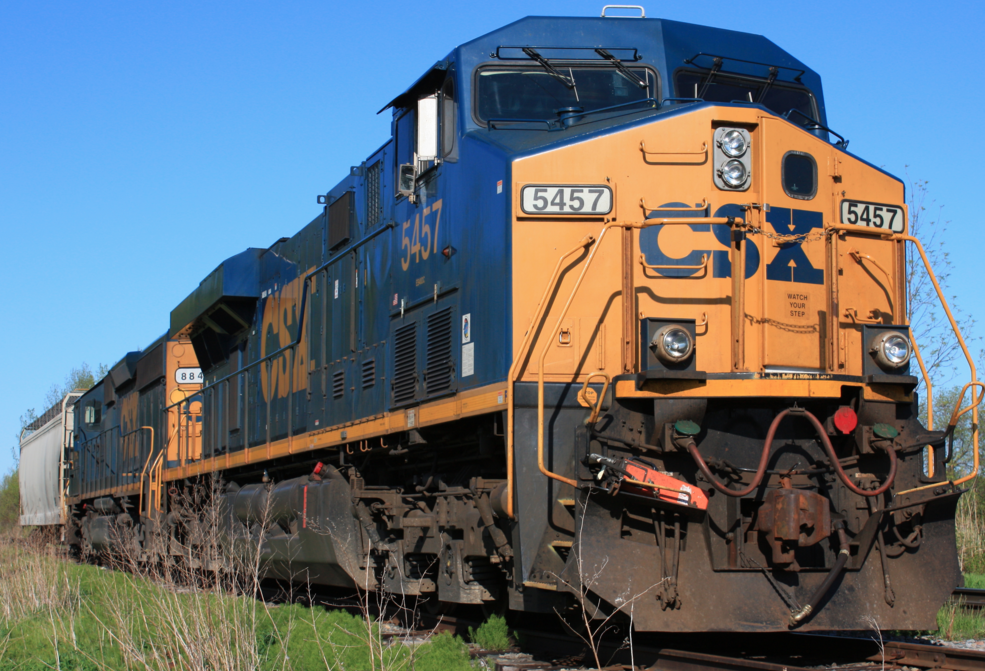 Image: Driver escapes moment before train smashes into van in Ohio (Video)