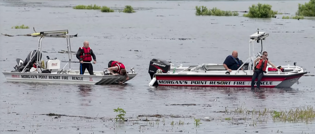 Image: US army search begins for soldiers swept in Texas flood (Video)