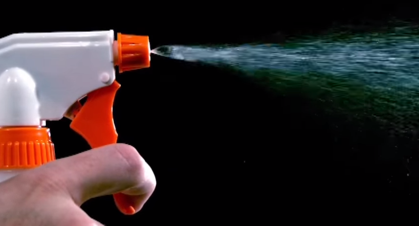 Image: 5 Homemade Bug Sprays (Video)