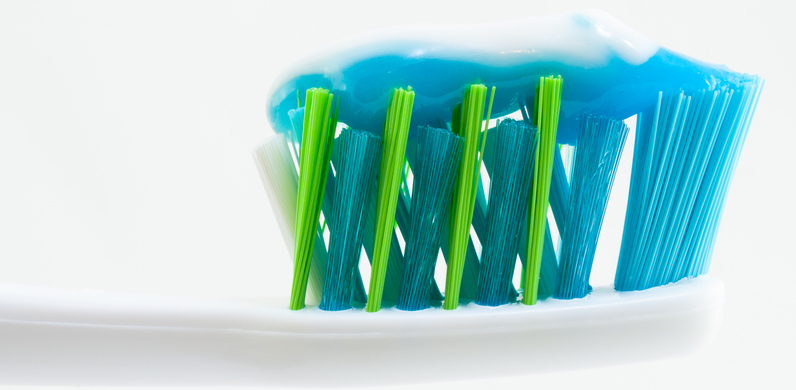 Image: How to Make Your Own Remineralizing Toothpaste (Video)