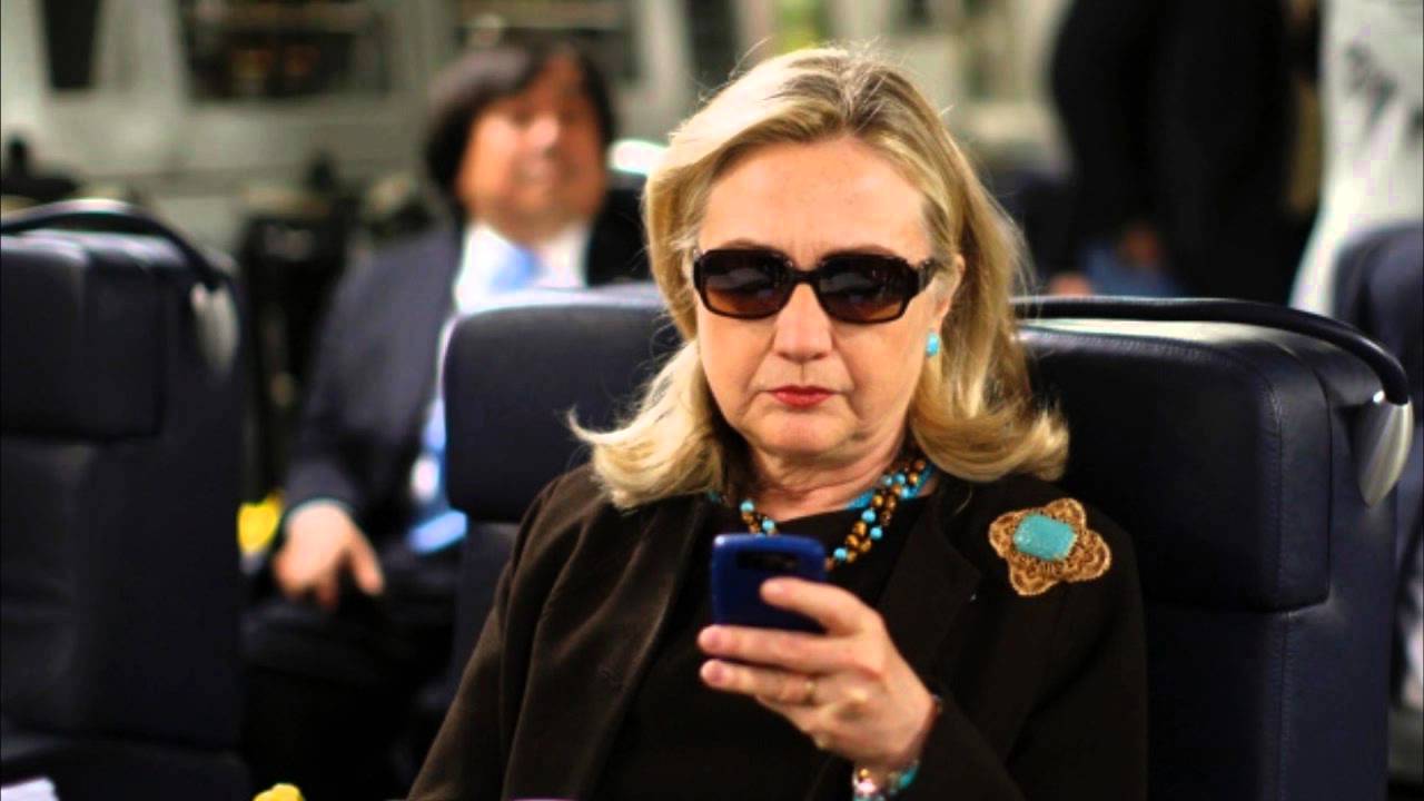 Image: FBI Uncovers 15,000 New Hillary Clinton Emails (Video)