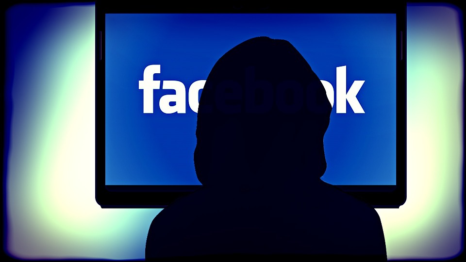 Image: 10 Reasons Not to Trust Facebook (Video)