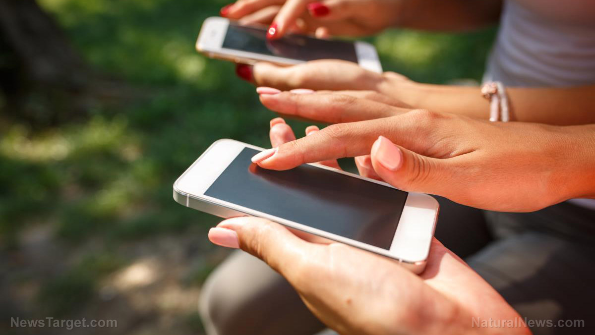 Image: The Horrifying Effect Social Media Has On Our Brain (Video)